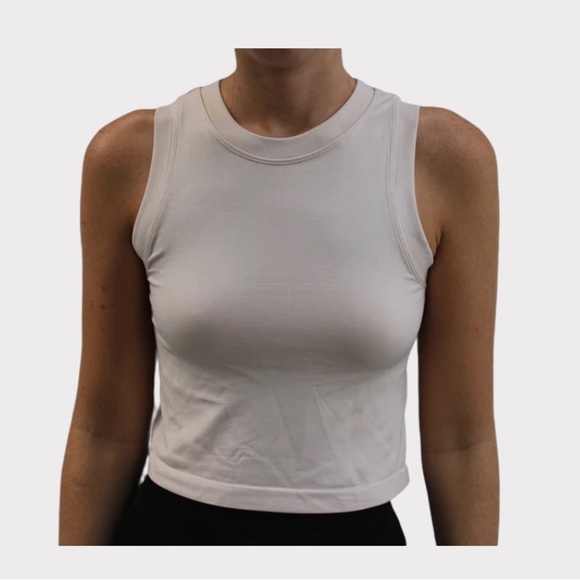 Seamless Nude Muscle Tank - Picture 1 of 1